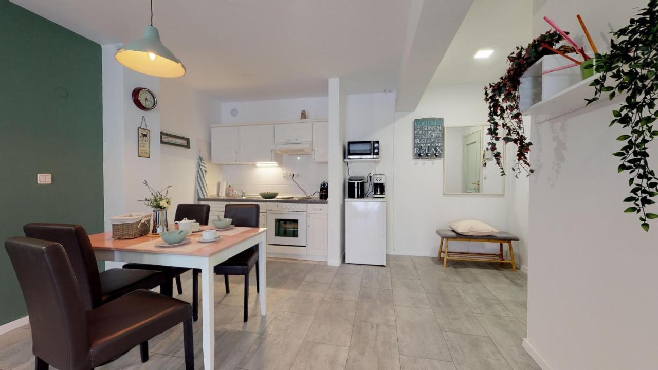 Mirta Deluxe Superior 5 Star Apartment, Your Piece Of Heaven By The Sea & Park, With Sea & Park View Novigrad  Екстер'єр фото