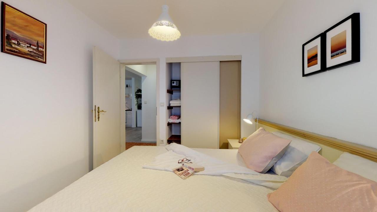 Mirta Deluxe Superior 5 Star Apartment, Your Piece Of Heaven By The Sea & Park, With Sea & Park View Novigrad  Екстер'єр фото