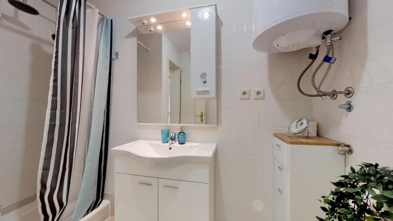 Mirta Deluxe Superior 5 Star Apartment, Your Piece Of Heaven By The Sea & Park, With Sea & Park View Novigrad  Екстер'єр фото