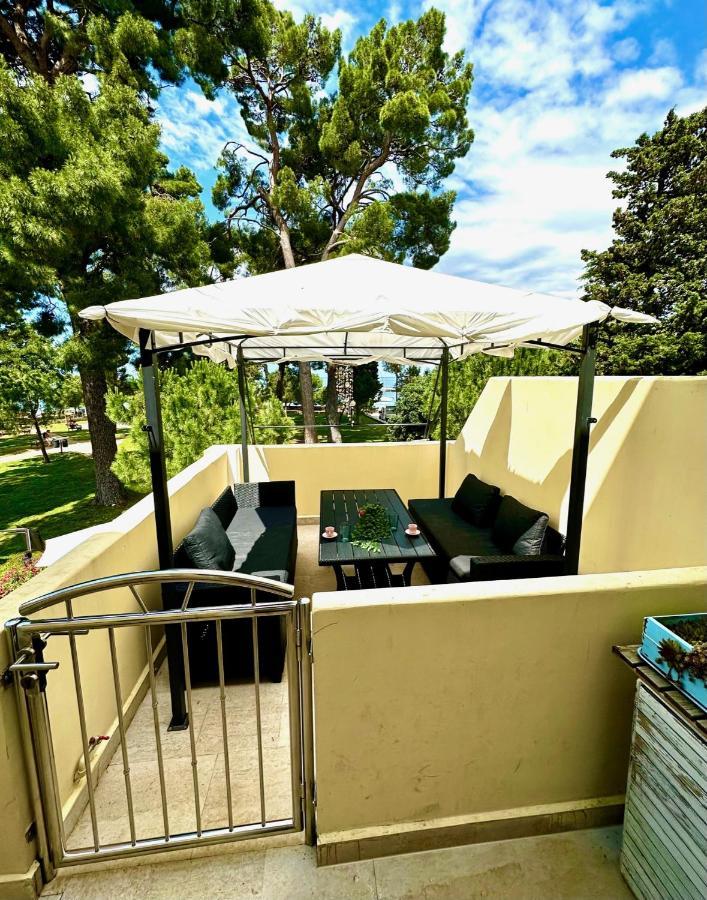 Mirta Deluxe Superior 5 Star Apartment, Your Piece Of Heaven By The Sea & Park, With Sea & Park View Novigrad  Екстер'єр фото