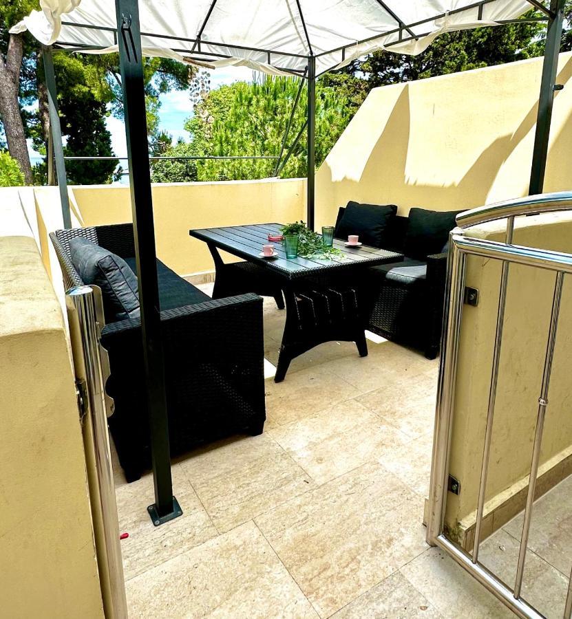 Mirta Deluxe Superior 5 Star Apartment, Your Piece Of Heaven By The Sea & Park, With Sea & Park View Novigrad  Екстер'єр фото